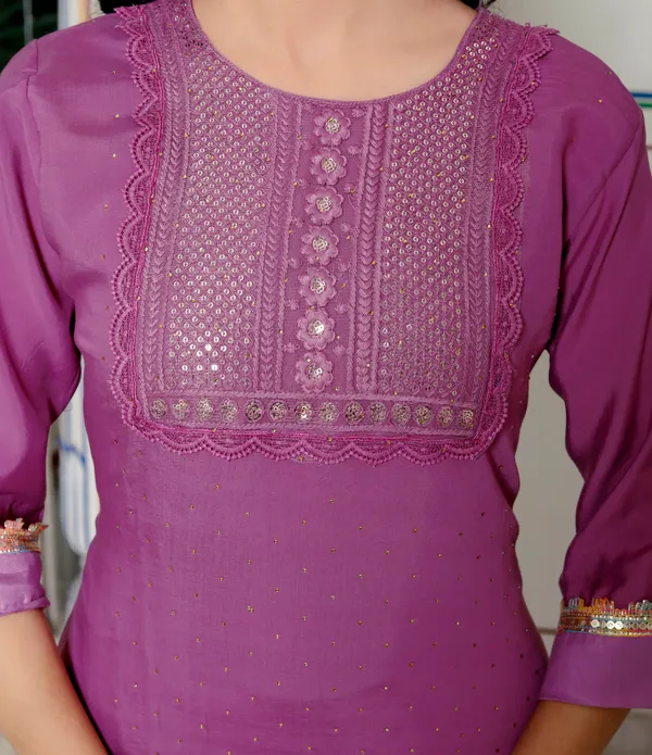 Lavender_Makhan_Malai_Roman_Silk_Embroidered_Kurta_Set_For_Women