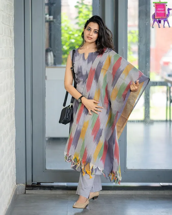 Grey_South_Special_Cotton_Ethnic_Wear_Kurta_Set_For_Women
