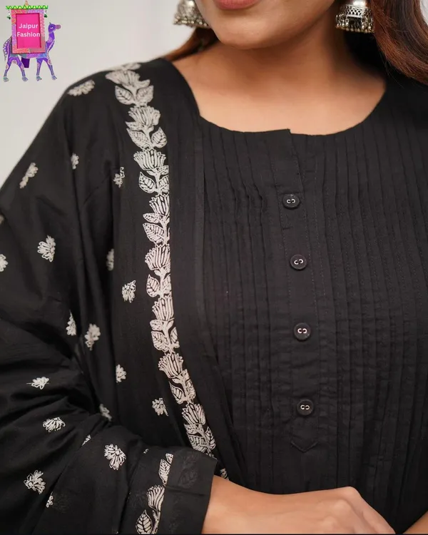 Black_Beautiful_Cotton_Floral_Print_With_Pintex_Work_Kurta_Set_For_Women