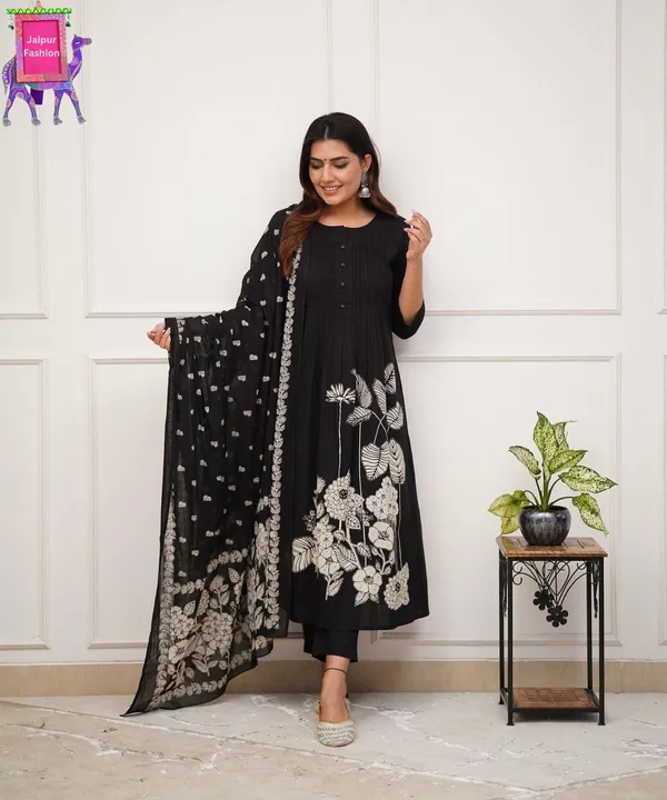 Black_Beautiful_Cotton_Floral_Print_With_Pintex_Work_Kurta_Set_For_Women