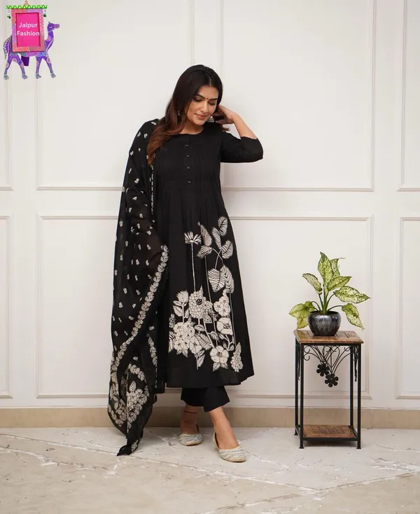 Black_Beautiful_Cotton_Floral_Print_With_Pintex_Work_Kurta_Set_For_Women