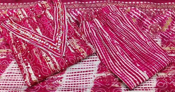 Cherry_Red_Maslin_Pattern_Print_Kurta_Set_For_Women