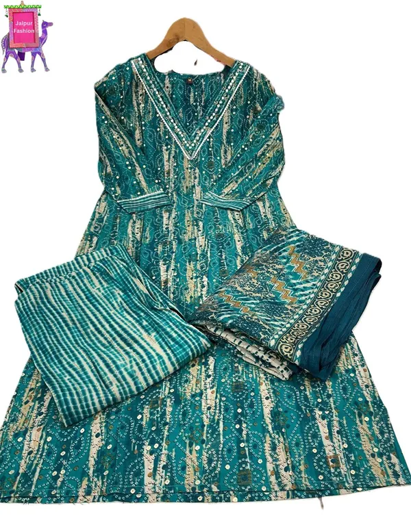 Green_Maslin_Pattern_Print_Festive_Kurta_Set_For_Women