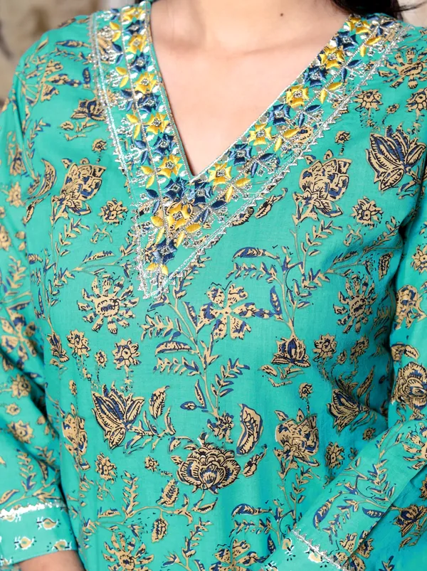 Jaipuri_Print_V_Neck_Cotton_Green_Straight_Kurta_Pant_Dupatta_set