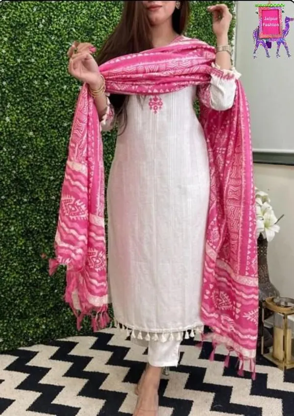 Pink_Cotton_Kantha_Work_Embroidered_Kurta_Set_With_Chanderi_Silk_Digital_Print_Dupatta_For_Women
