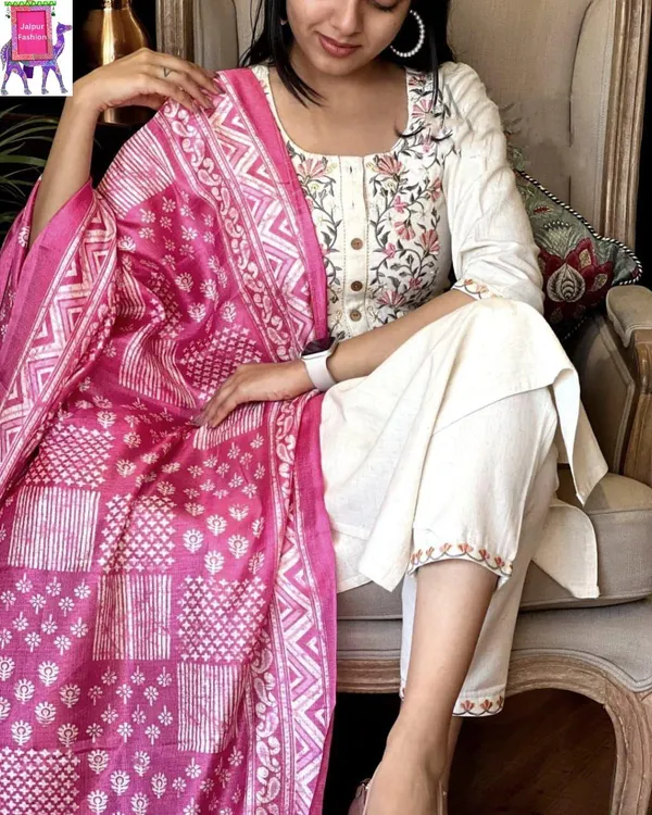 Handloom_Cotton_Embroidered_off_white_Kurta_Set_With_Khadi_Silk_Dupatta