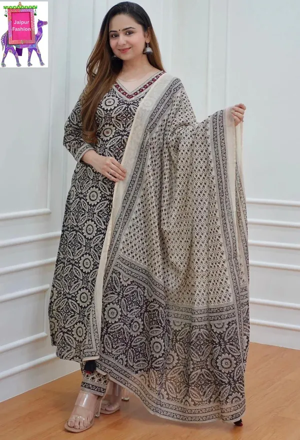 Cotton_Embroidered_Jaipuri_Black_Kurta_Set_Mul_Cotton_Dupatta