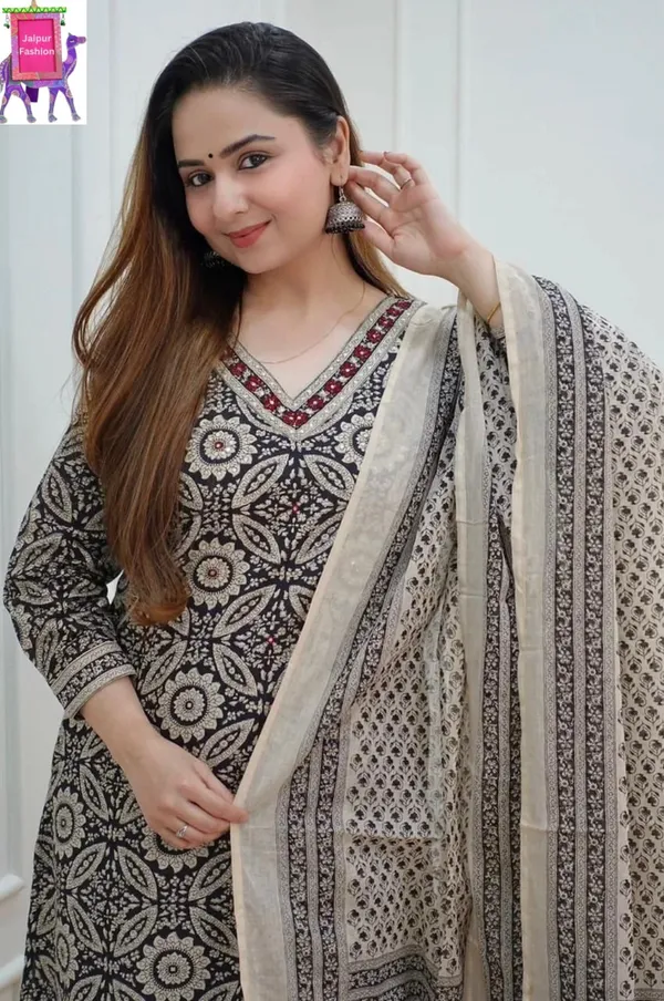 Cotton_Embroidered_Jaipuri_Black_Kurta_Set_Mul_Cotton_Dupatta