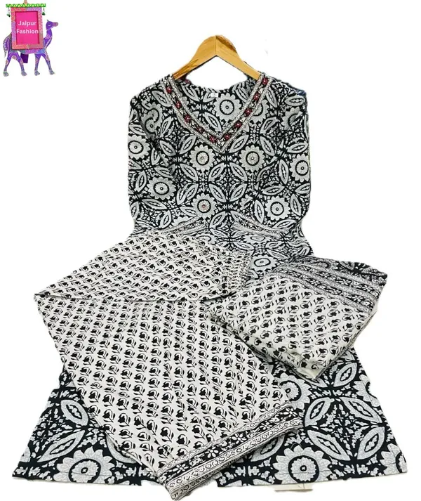 Cotton_Embroidered_Jaipuri_Black_Kurta_Set_Mul_Cotton_Dupatta