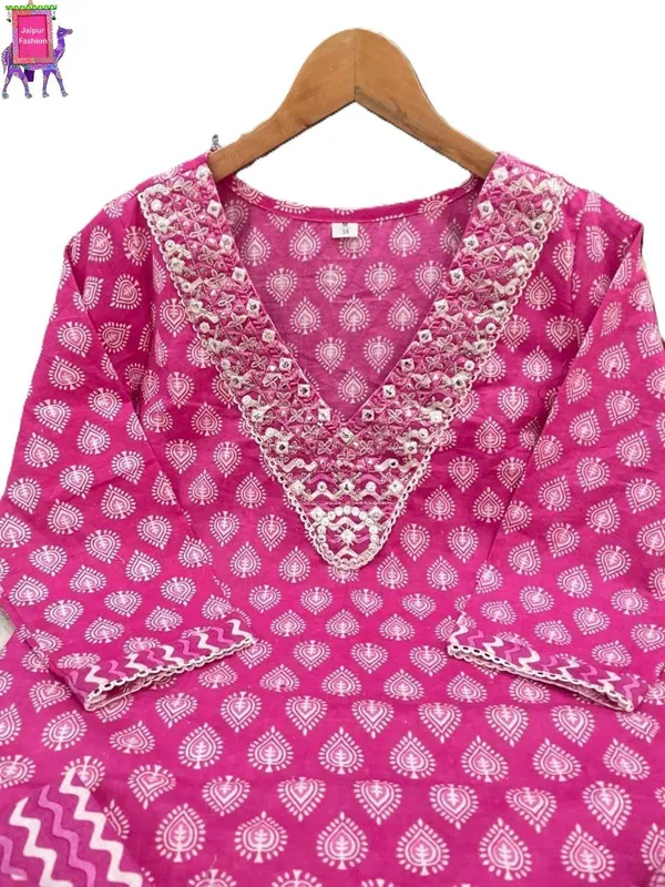 Cotton_Embroidered_Jaipuri_Pink_Printed_V_neck_Kurta_Set