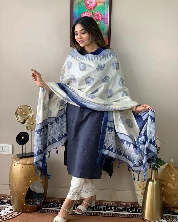 Rocksin_Handwoven_Cotton_Kantha_Indigo_Kurta_Set_with_Embroidery