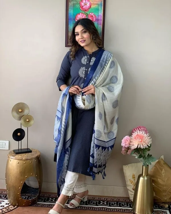 Rocksin_Handwoven_Cotton_Kantha_Indigo_Kurta_Set_with_Embroidery