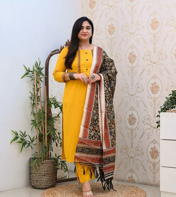 Cotton_Embroidered_Kalamkari_Yellow_Dupatta_Suit
