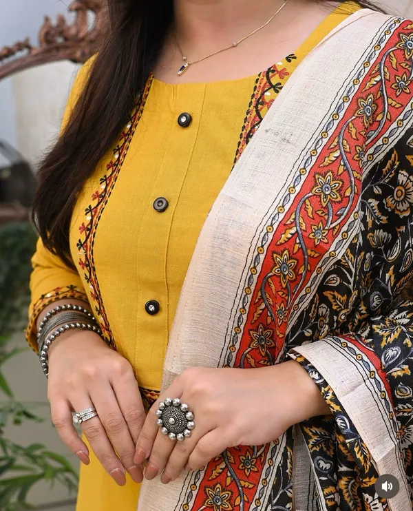 Cotton_Embroidered_Kalamkari_Yellow_Dupatta_Suit