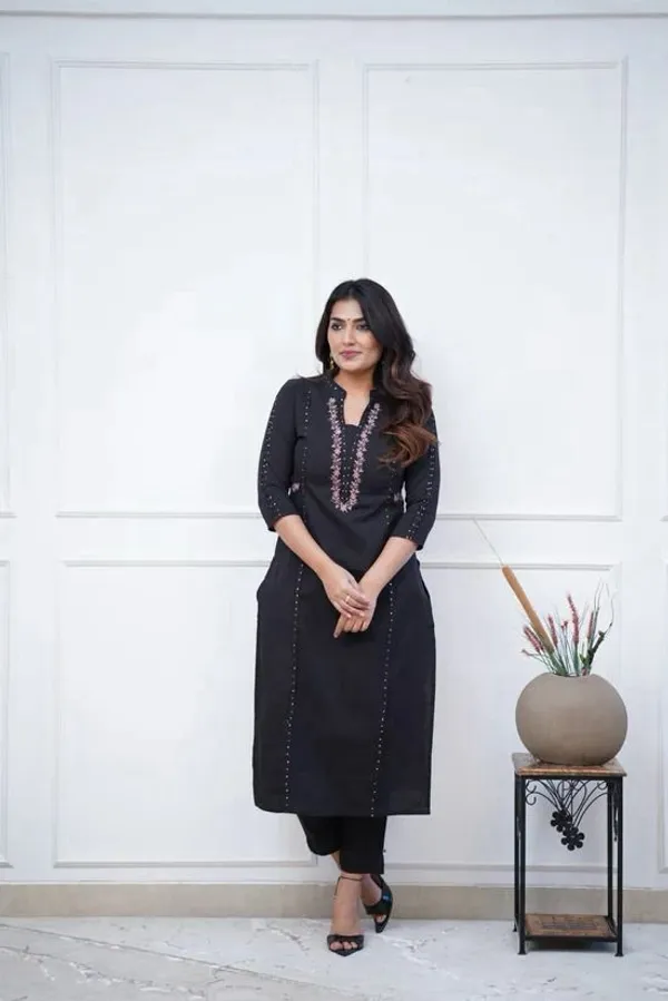 Black_Cotton_V-Neck_Embroidered_Co-Ord_Set_For_Women
