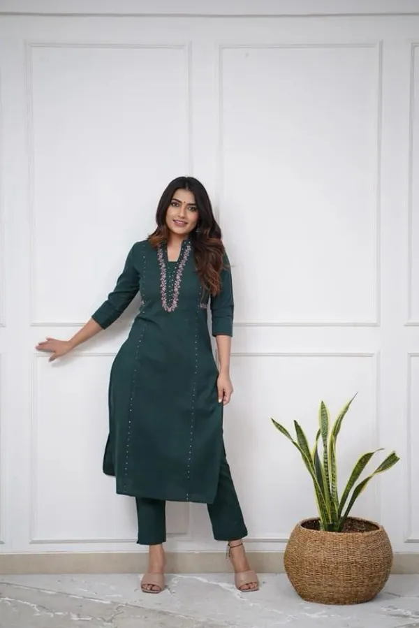 Bottle_Green_Cotton_V-Neck_Embroidered_Co-Ord_Set_For_Women