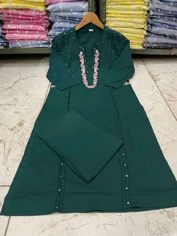 Bottle_Green_Cotton_V-Neck_Embroidered_Co-Ord_Set_For_Women