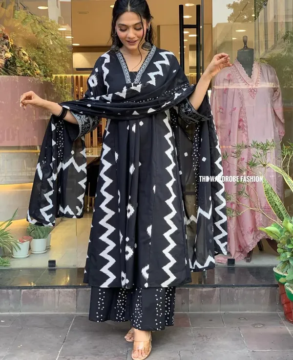 Jaipuri_Black&White_A-_line_kurta_set