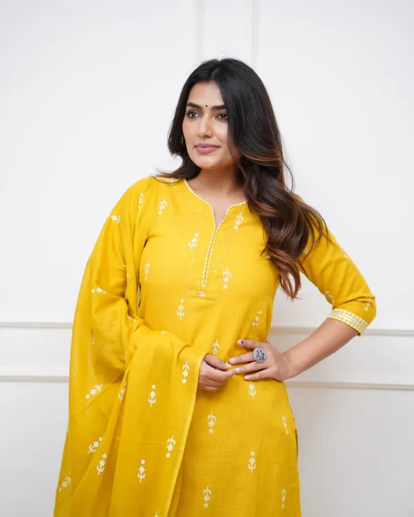 Women_floral_bada_butta_print_Yellow_straight_cotton_kurta_with_pant_and_dupatta