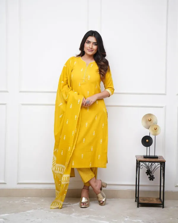 Women_floral_bada_butta_print_Yellow_straight_cotton_kurta_with_pant_and_dupatta