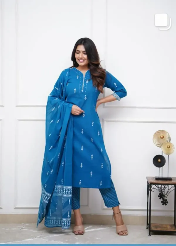 Women_floral_print_bada_butta_Navy_Blue_straight_cotton_kurta_with_pant_and_dupatta