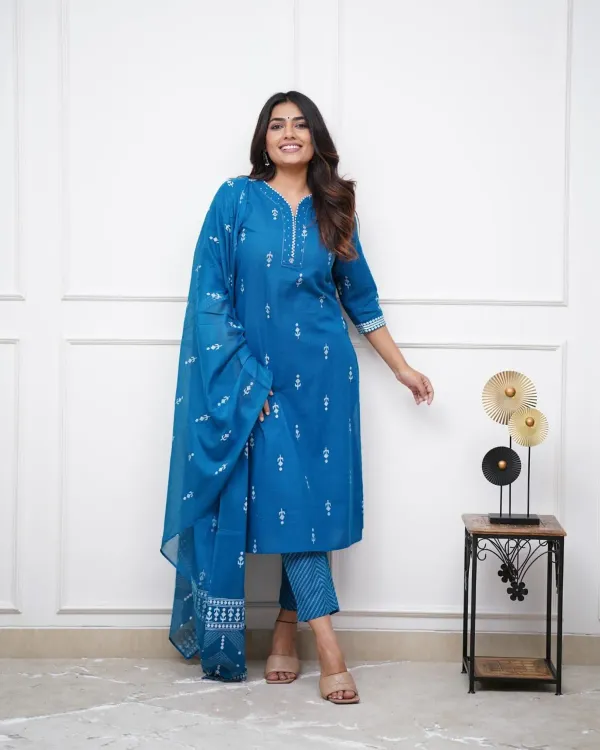 Women_floral_print_bada_butta_Navy_Blue_straight_cotton_kurta_with_pant_and_dupatta