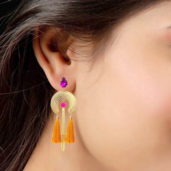 Gokd_Horseshoe_Shaped_Tassel_Earrings_For_Women