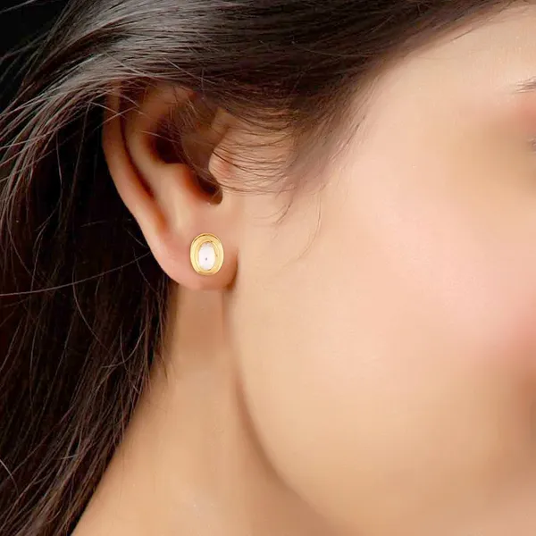 Gold_Plated_Traditional_Delicate_Oval_Shape_Design_Vilandi_Kundan_Studded_Stud_Earrings_With_Push_Back_Closure_For_Women_And_Girls
