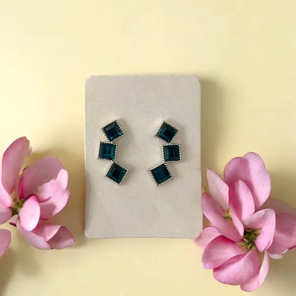 Blue_Semi_Precious_Stunning_Stones_Studded_Delicate_Oxidized_Earrings_For_Women_And_Girls_(Blue)