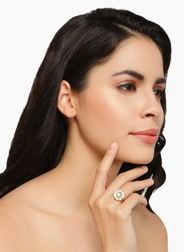 Gold_Plated_Round_Shaped_Kundan_Jadau_Finger_Ring_For_Women