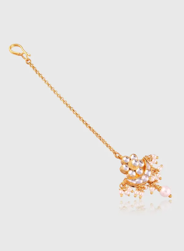 Gold_Plated_Traditional_Jadau/Pachi_Kundan_Embellished_Chandbali_Design_Delicate_Maang_Tika/Maang_Tikka_With_Pearl_Drops_For_Women_And_Girls_|_Gifting_For_Karwachauth_|