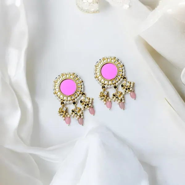 Pink_Gold_Plated_Ethnic_Kundan_And_Pearls_Embellished_Statement_Pink_Choker_Set_With_Earrings_And_Maang_Tikka_For_Women_And_Girls