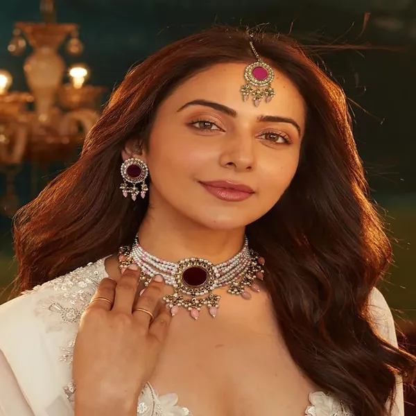Pink_Gold_Plated_Ethnic_Kundan_And_Pearls_Embellished_Statement_Pink_Choker_Set_With_Earrings_And_Maang_Tikka_For_Women_And_Girls