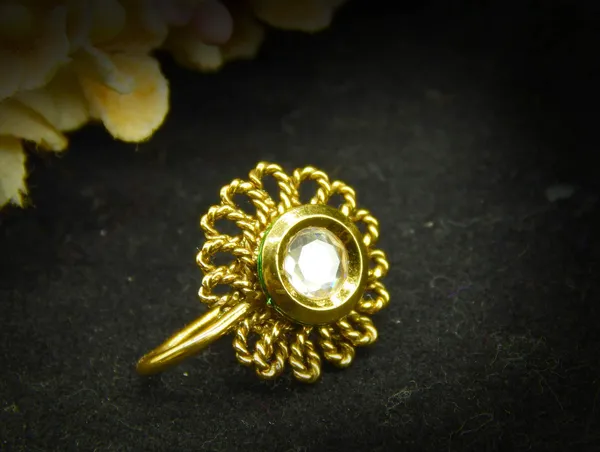 Gold_Plated_Traditional_Vilandi_Kundan_Embellished_Delicate_Floral_Design_Clip_On/Non-Piercing_Nose_Pin/Nath_For_Women_And_Girls_Pack_Of_1