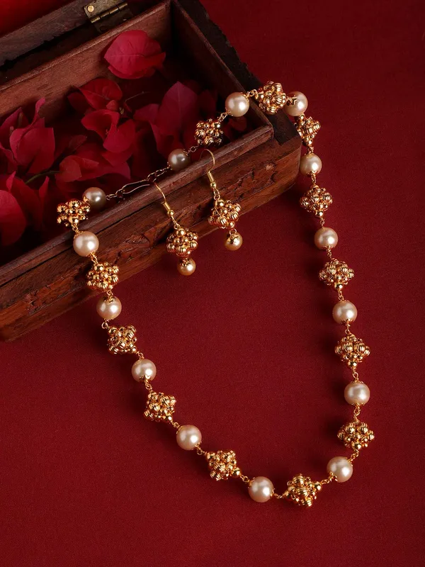 Gold_Contemporary_Style_Statement_Freshwater_Pearls_Embedded_Knotted_Links_Design_Chain_Necklace_With_Lobster_Claw_Clsoure_For_Women_And_Girls_Pack_Of_1_(White2)