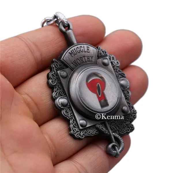 Silver_Hp_Fantastic_Beasts_Muggle_Worth_Metal_Keychain