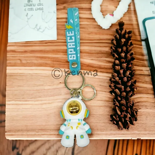 Cute_3D_White_&_Green_Astronaut_Lanyard_Rubber_Keychain_Lanyard_Charm_Keyring