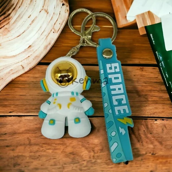 Cute_3D_White_&_Green_Astronaut_Lanyard_Rubber_Keychain_Lanyard_Charm_Keyring