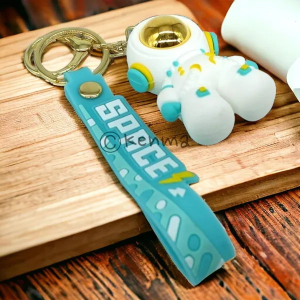 Cute_3D_White_&_Green_Astronaut_Lanyard_Rubber_Keychain_Lanyard_Charm_Keyring