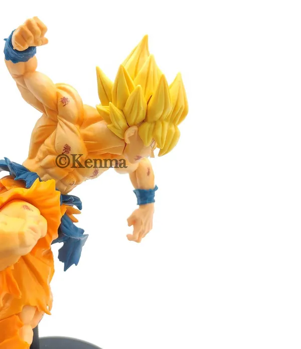 Dbz_Son_Goku_And_Frieza_Super_Saiyan_Fight_Action_Figure