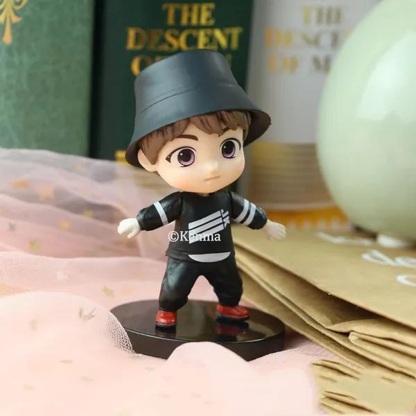 Bts_Bt21_Music_Band_Action_Figures_Set_1_(14L_X_5W_X_13H_Cm)