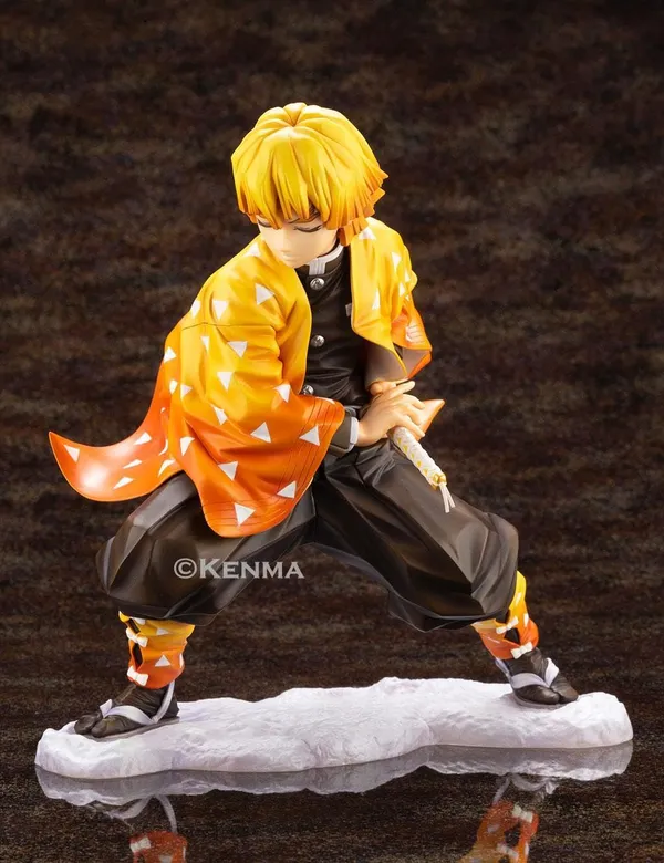 Demonslayer_Anime_Zenitsu_Agatsuma_Atacking_Pose_With_White_Baseaction_Figure_(15_Cm)