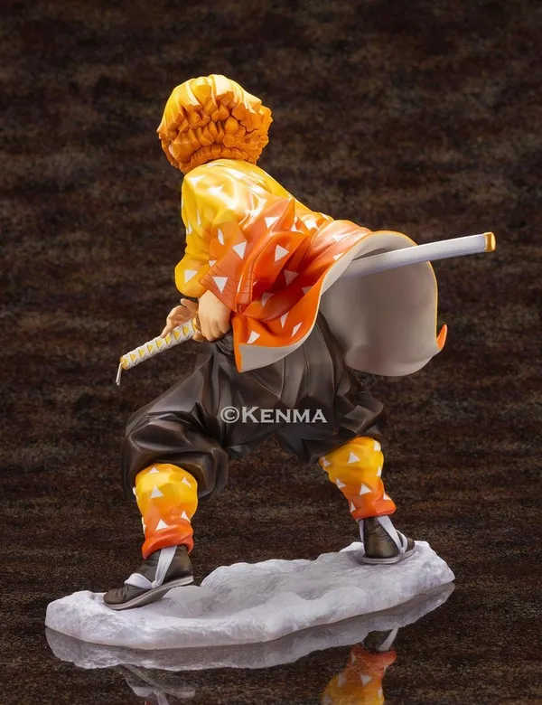 Demonslayer_Anime_Zenitsu_Agatsuma_Atacking_Pose_With_White_Baseaction_Figure_(15_Cm)