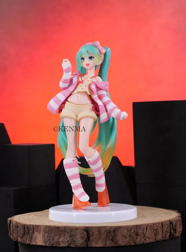Hatsune_Miku_Limited_Edition_Room_Ware_Costume_Pvc_Figure_Pvc_(21_Cm)