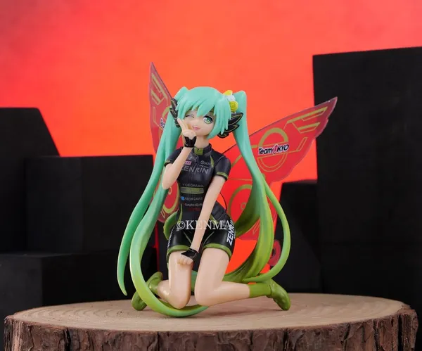 Hatsune_Miku_Racing_Version_2017_Team_Ukyo_Support_Figurine_Pvc_(14_Cm)