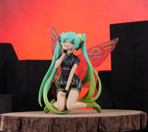 Hatsune_Miku_Racing_Version_2017_Team_Ukyo_Support_Figurine_Pvc_(14_Cm)