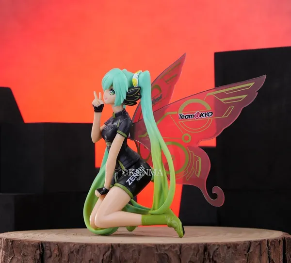 Hatsune_Miku_Racing_Version_2017_Team_Ukyo_Support_Figurine_Pvc_(14_Cm)