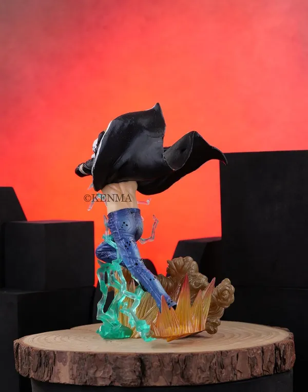 One_Piece_D-_Law_Attacking_Mode_Special_Effect_Toy_Figure_With_Box_Pvc_(17_Cm)