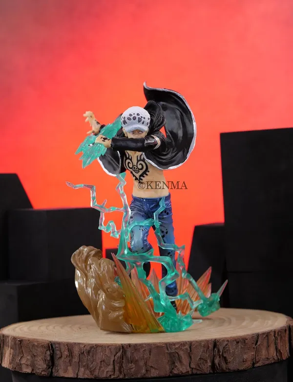 One_Piece_D-_Law_Attacking_Mode_Special_Effect_Toy_Figure_With_Box_Pvc_(17_Cm)