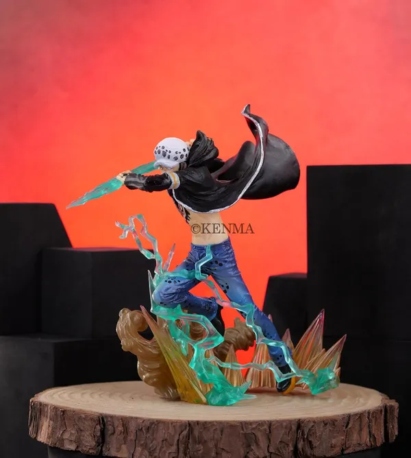 One_Piece_D-_Law_Attacking_Mode_Special_Effect_Toy_Figure_With_Box_Pvc_(17_Cm)